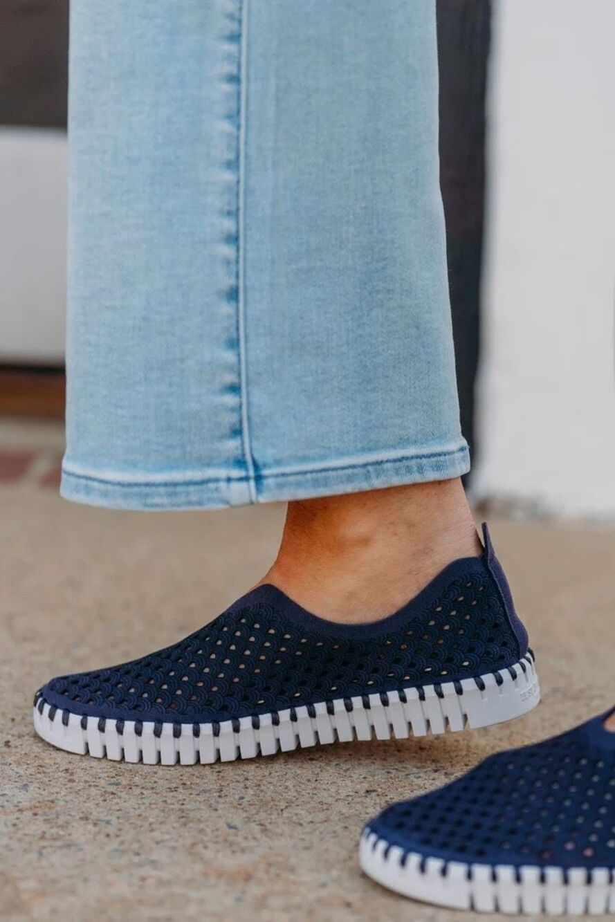 Ilse Jacobsen 40 Tulip Women's Size 10 Shoe Blue Slip On Comfort Low Sneakers